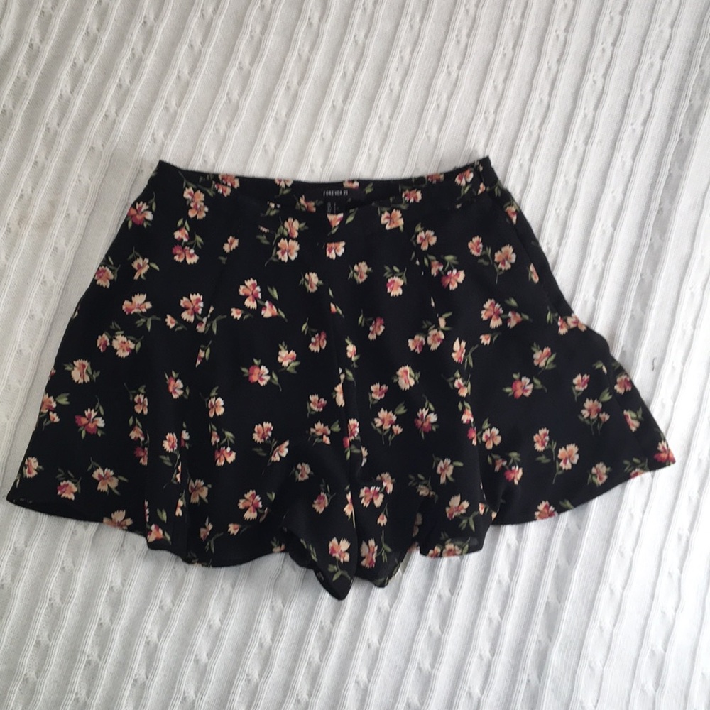 Forever 21 Floral Shorts - size S